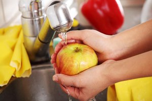 Hogyan kell főzni a levet az alma a téli felkészülési stádiumban almalé egy facsaró otthon
