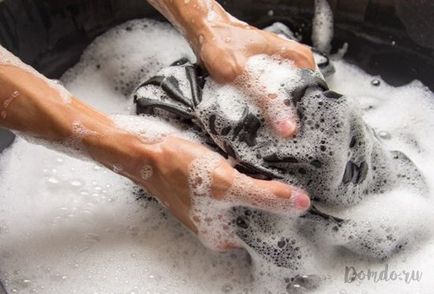 Cum să spălați lucrurile negre într-o mașină de spălat