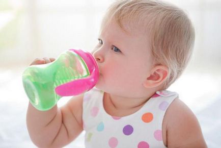 Cum să alegi o băutură pentru un copil și dacă are nevoie de el