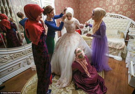 Úgy néz ki, mint egy hagyományos csecsen esküvő Groznijban