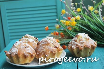 Muffin mazsolával klasszikus recept (lépésről lépésre fotók)
