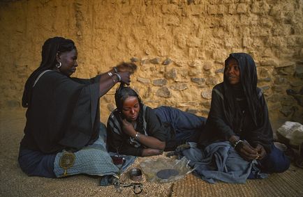 Nomani ai oamenilor albastre Tuareg din Sakhars care trăiesc sub matriarhie