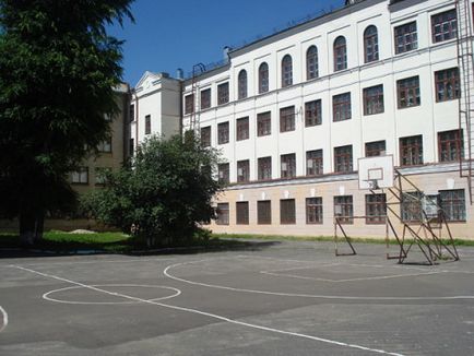 În cazul în care să meargă să studieze în Voronezh, colegiile din Voronej după clasele IX și XI, școala tehnică a Voronezh - colegiu