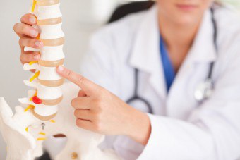 Manuális kezelés a gerinc osteochondrosis, sérv, a fejfájás