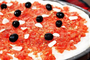 Marinara - pizza paradicsomszósszal és olajbogyó (marinara) Marinara - pizza paradicsomszósszal és olajbogyó
