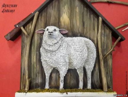 Майстер клас - настінна ключниця - овечка, символ 2015 року, своїми руками - декупаж - декор