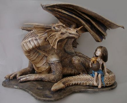 Maestru de clasă pentru a face un dragon de la papier-mâché și premierul ladoll