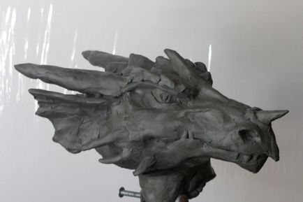 Clasa de masterat de a face un dragon de la papier-mâché și premierul ladoll