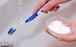 Чи можна чистити зуби содою і як це робити правильно