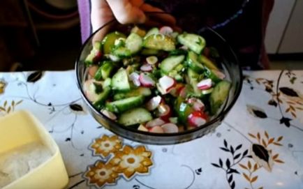 Кілька рецептів овочевих салатів з редиски