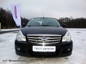 Nissan Almera 2013 și un test drive, totul despre mașina Nissan Almera