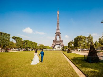 Hivatalos és szimbolikus esküvő Párizsban