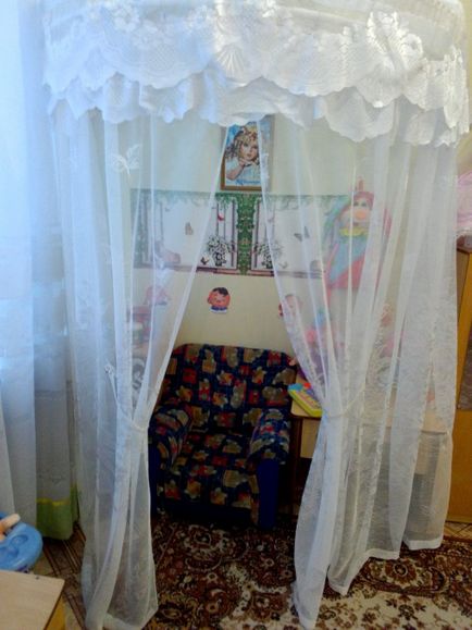 Decorarea colțului de izolare din grupul de mijloc pe phogos