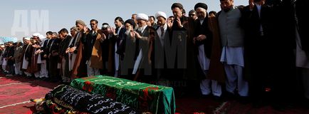 Jellemző Shia temetési összehasonlítva az általános muzulmán szokások