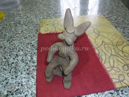 Великодній заєць з глини своїми руками