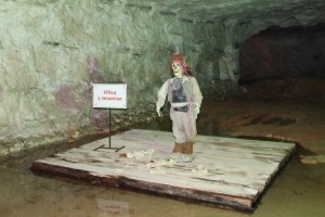 Muzeul de minerit, geologie și speologie din Peshelan