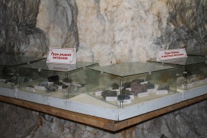 Muzeul de minerit, geologie și speologie din Peshelan