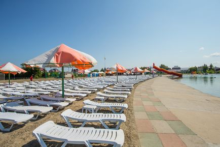 Plajă - însorit - hotel, restaurant, club de fitness, club de karaoke, complex de baie, sala de conferințe,