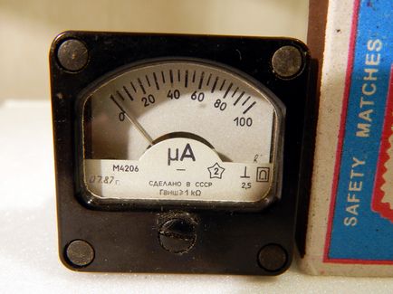 Indicator simplu al intensității câmpului electromagnetic pentru echipamente