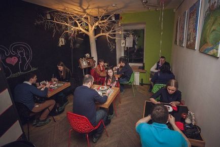 Restaurante unde poți să te desenezi pe fețe de masă sau pe pereți, pe blog-ul fiesta