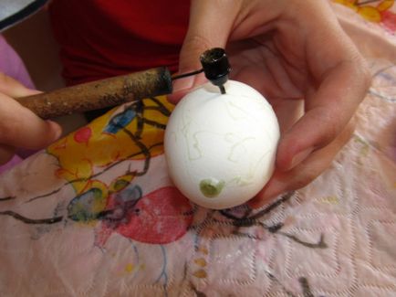 Pictura ouă de Paște cu copilul, crească inteligent!