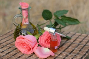Ulei de roz pentru păr (păr) Rose ulei de aplicare pentru păr