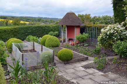 Rosemary alexander garden - ferma de nisip