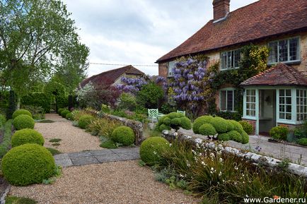 Rosemary alexander garden - ferma de nisip