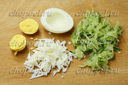 Salata de usturoi sălbatic, cu ouă și castraveți proaspeți - rețetă cu fotografii în mișcare