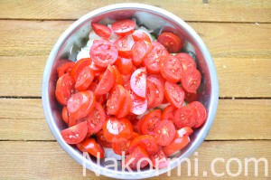 Saláta paradicsom, uborka, hagyma egy téli recept lépésről lépésre fotók
