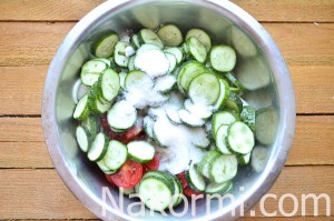 Салат з помідорів, огірків і цибулі на зиму рецепт з фото крок за кроком