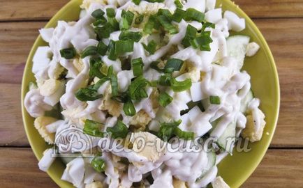 Салат з редиски з яйцем і огірком покроковий рецепт