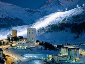 Sestriere (sestriere), Italia unde este cum să ajungeți acolo, hartă de pârtii, prețuri