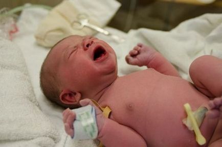 Câte lupte durează pentru prima naștere, în timpul travaliului