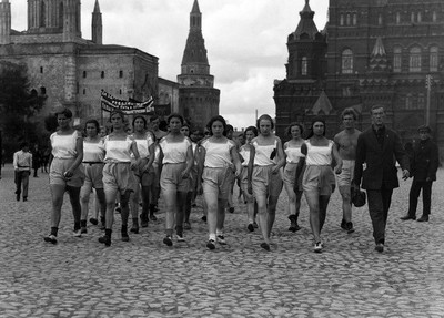Modă sovietică în primii ani după revoluție, o lovitură de control