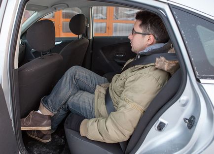 Testul noului mecanic auto sedan nissan almera (tehnologie de lipire automată) Testați noul sedan nissan almera
