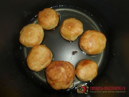 Сирні пончики в цукровій пудрі в мультиварці - фото рецепт
