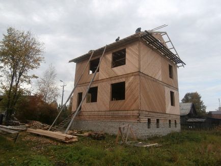 Izolarea termică a unei case de lemn din exterior, cu un penoplex de mâinile proprii folosind tehnologia