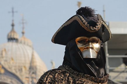 Венеціанські карнавальні маски
