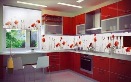 Alegerea unei șorțuri de bucătărie decorative de la o cameră de sticlă din bucătărie