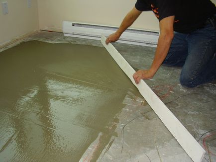 Alinierea podelei din beton sau lemn sub un laminat, linoleum, placi cu placaj, ciment sau