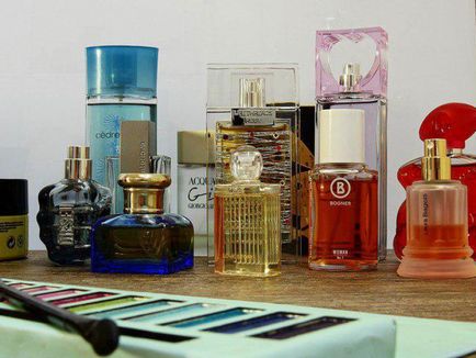 Omszk, a bolt vezetője lopott kozmetikumok és parfümök a félmillió rubelt, információk