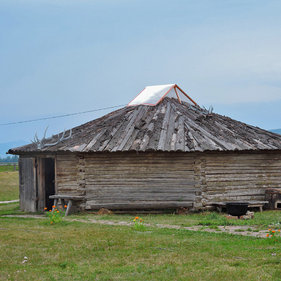 Khakassia - vizitarea obiectivelor turistice ale muzeului de artă rock din Poltakov și ulug hurtui