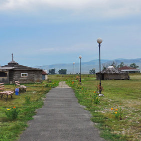 Khakassia - vizitarea obiectivelor turistice ale muzeului de artă rock din Poltakov și ulug hurtui