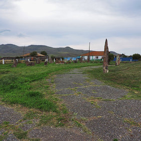 Khakassia - vizitarea obiectivelor turistice ale muzeului de artă rock din Poltakov și ulug hurtui