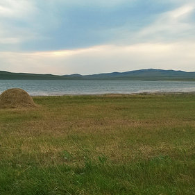 Khakassia - vizitarea obiectivelor turistice ale muzeului de artă rock din Poltakov și ulug hurtui