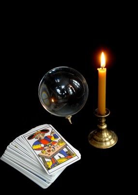 Szeretné tudni, hogy a jövőben jóslás Tarot