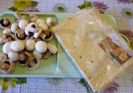 Clatite clatite din paine pita cu ciuperci si branza
