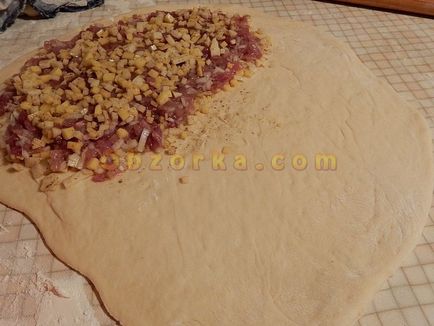 Hulpu - plăcintă din Chuvash cu cartofi și carne de porc