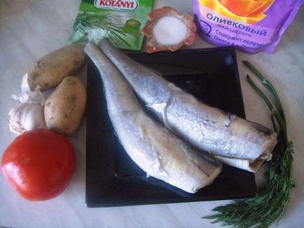 Запечена риба у фользі з картоплею і помідорами